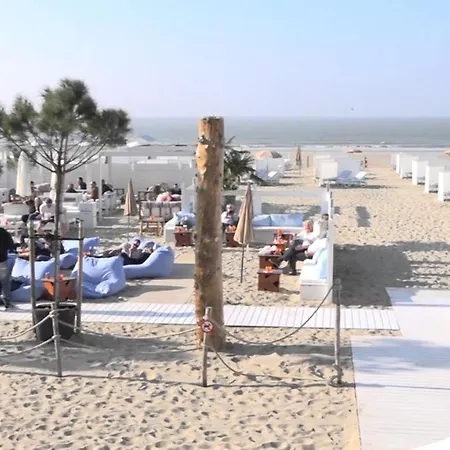 Value In 100m From Promenade * Бланкенберге